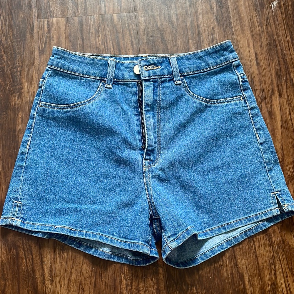 New size 4 shorts HM